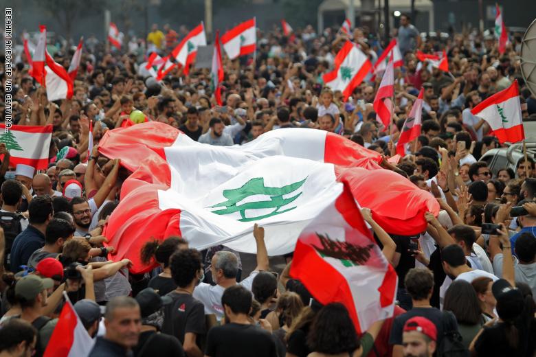 أنتفاضة لبنان تتواصل مطالبة السلطة بالتغير -بقلم الكاتبة علا بياض