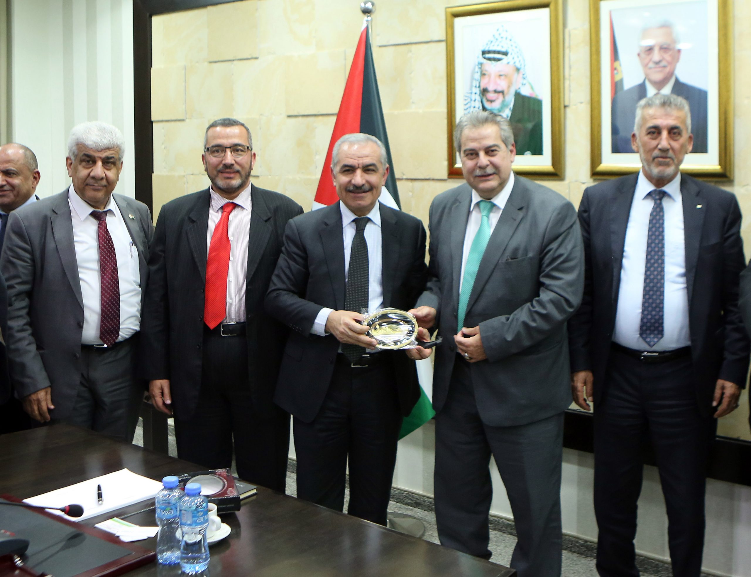 ريس الوزراء الفلسطيني يستقبل وفد اتحاد المهندسين الفلسطينين من أستراليا