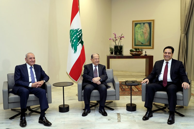 مسؤولية انهيار لبنان تقع على الرؤساء الثلاثة ميشال عون ونبيه بري وحسان دياب