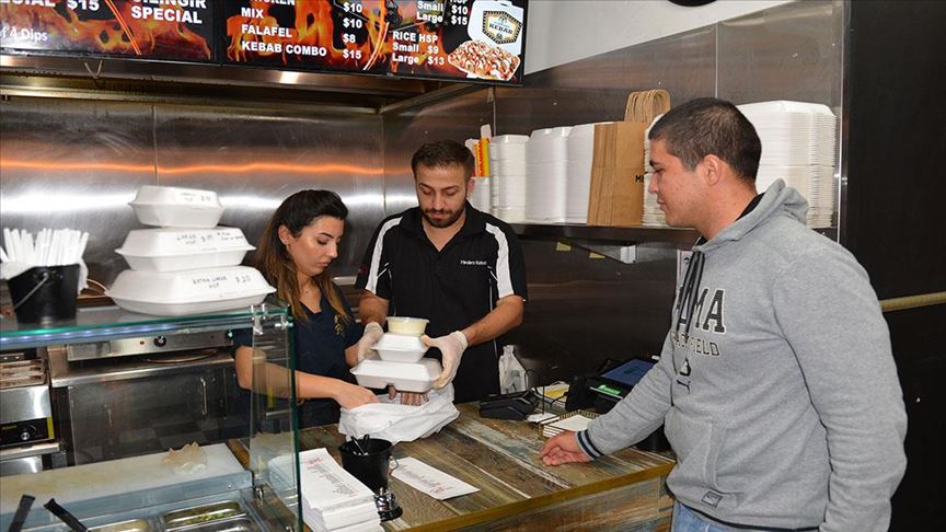 مطعم تركي بأستراليا يتكفل إطعام الطلاب المحتاجين في رمضان