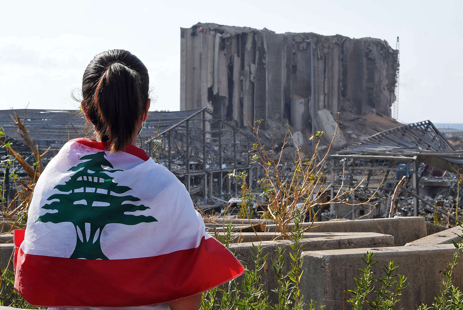 لبنان العبث السياسي والخطر الوجودي