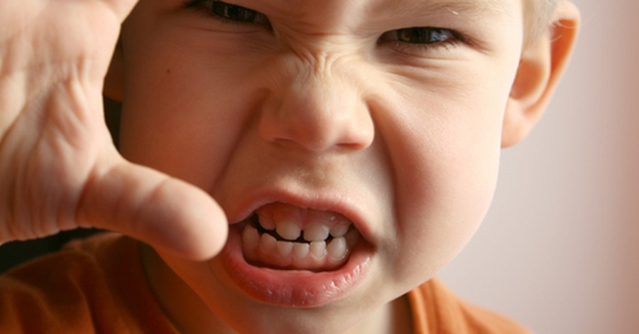 كيف يمكن التعامل مع نوبات الغضب عند الأطفال؟