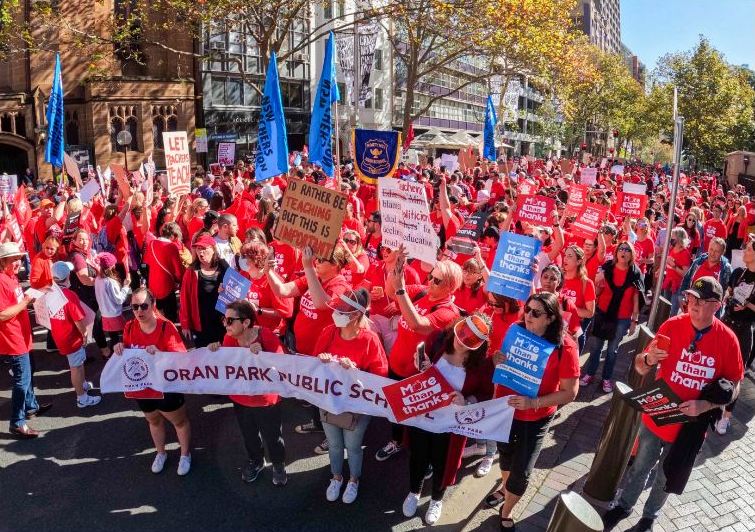 أستراليا..إضراب آلاف المعلمين عن العمل