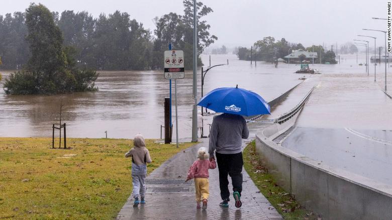 السلطات الأسترالية تدعوا سكان سيدني إلى مغادرة منازلهم بسبب الفيضانات