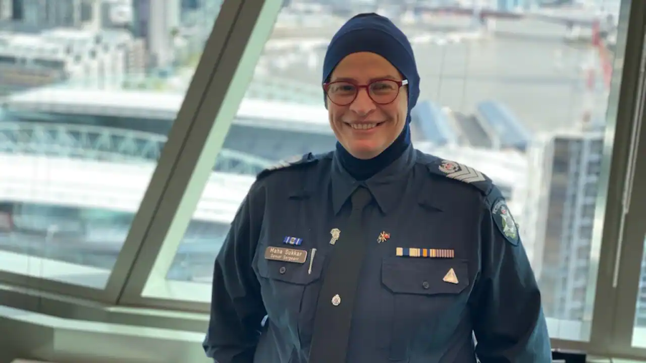 مها سكر أول امرأة أسترالية مسلمة تصل إلى رتبة Senior sergeant في سلك الشرطة