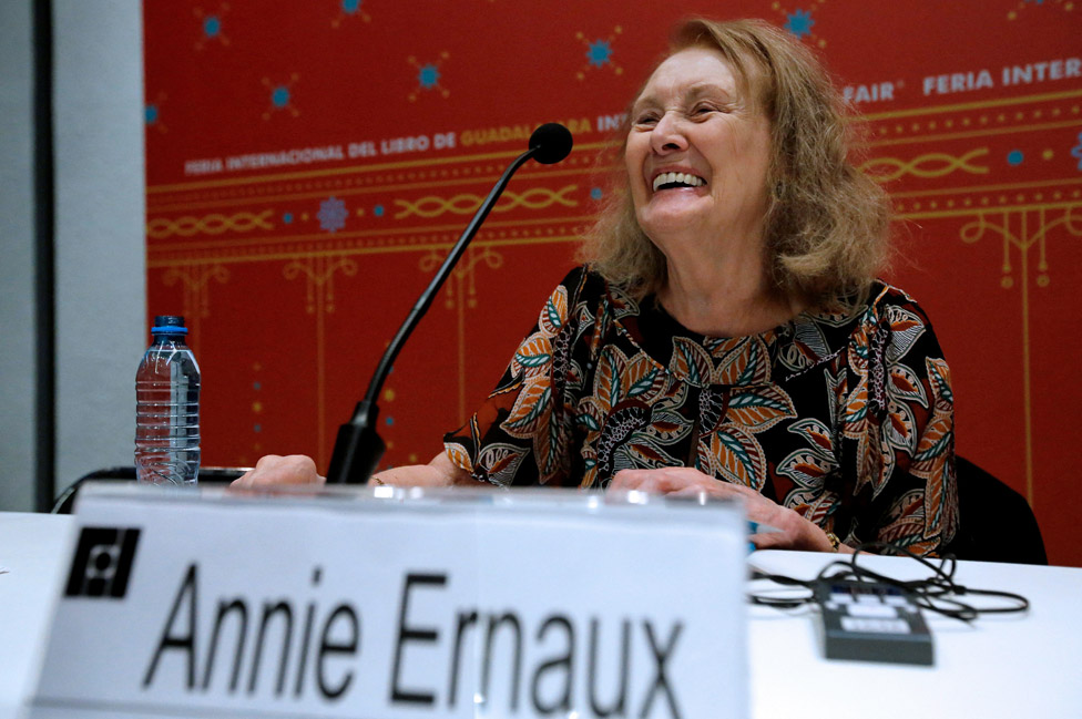 الروائية الفرنسية آني إرنو منحتُ جائزة نوبل من أجل الإنصاف والعدالة