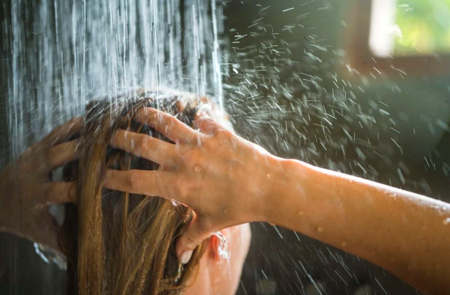 دراسة الاستحمام بالمياه الدافئة يُبعد الأرق والقلق والشدّة