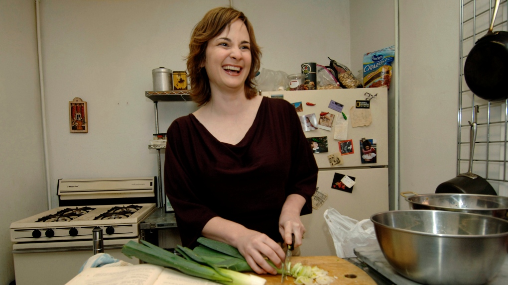 قصّة ملهمة... 524 وصفة طبخ تنقل إمرأة أمريكية من وظيفة مملة إلى عالم النجومية