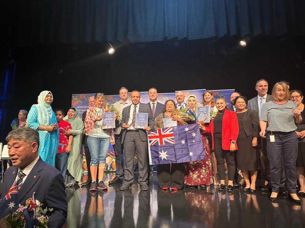 تكريم الدكتور ياسر محمد النعواشي بجائزة المبدعين في خدمة المجتمع في يوم أستراليا الوطني